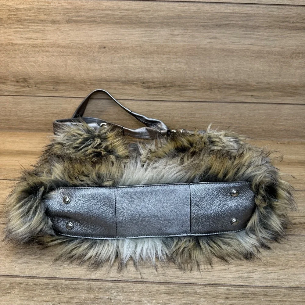 B Makowsky Nora Tote Faux Fur Silver Leather Shoulder Bag Y2K Hobo Satchel